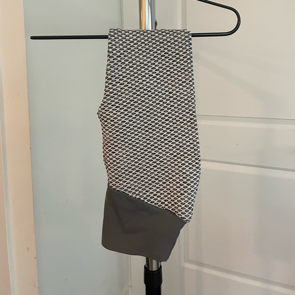 Yoga pants with the scrunch